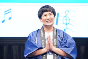 川尻蓮「後から刺されるような笑いが好き」やネタ披露でキリッとして照れる一幕も！Tokyo 2020「Make The Beat!」アワード審査員務め着るかもなサルのタンクトッププレゼント！？8