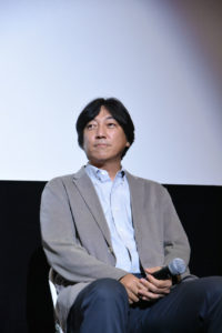 黒崎博監督「映画 太陽の子」三浦春馬さんの話に涙で言葉出ず……柳楽優弥、有村架純と3人で食卓囲むシーンへ「『いい兄弟だなぁ……』と思いました」7