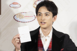 町田啓太「ぽすくまのおきにいり 2021～期間限定コラボカフェ～」イギリスイメージ衣装で登場！「ご縁があり、喜んでくれていると思います」というお相手とは？6