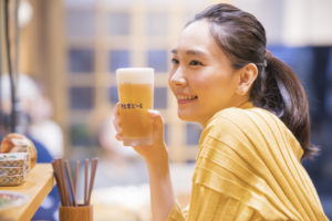 新垣結衣 平日1週間日替わりで「おつかれ生です」と語りかけへ！居酒屋のカウンターでビールを飲むシーンを思い出しも33