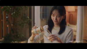 新垣結衣 平日1週間日替わりで「おつかれ生です」と語りかけへ！居酒屋のカウンターでビールを飲むシーンを思い出しも2