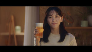 新垣結衣 平日1週間日替わりで「おつかれ生です」と語りかけへ！居酒屋のカウンターでビールを飲むシーンを思い出しも19