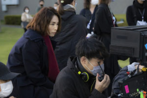 米倉涼子、綾野剛、横浜流星ら「新聞記者」メイキング写真と制作過程の裏話など解禁！綾野は一切食べず体絞ったり藤井道人監督から横浜へ「この役は絶対彼に」7