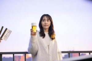 新垣結衣 “仲良し”大将から「結衣ちゃん、今年もおつかれさま！」に「幸せー！」！今年1年で1番大きかった出来事は「私事で申し訳ないですけど、結婚を発表させて頂いたこと」22