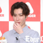 渡辺翔太「クリームチーズテリヤキバーガー」食べて思わず指ペロっ！ラウールから「謙虚さゼロじゃん！」とツッコミ受けることも【原稿ロングめ】