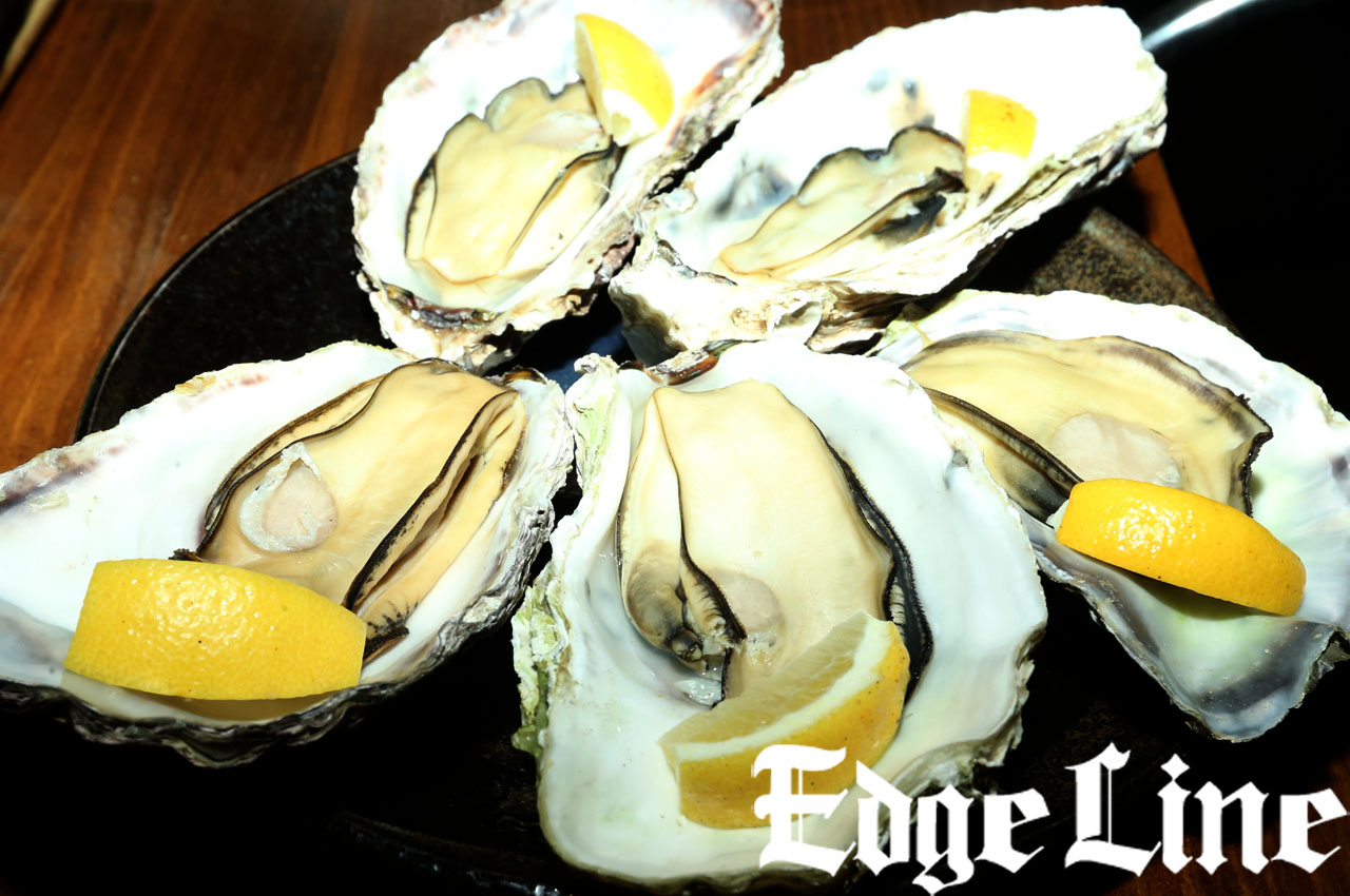 冬よりも実入りのいい春牡蠣を広島のランドマーク周辺で“はしご牡蠣”！一口では食べきれない大ぶりカキフライやクラフトビールに相性ぴったりの牡蠣料理など2