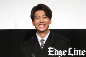 伊藤健太郎 主演映画「冬薔薇」舞台挨拶に立ち「この景色を見れていること非常に嬉しく思っています」 阪本順治監督の「待っている方たちの前にお連れする」に天を仰ぐ6