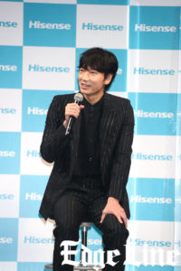 綾野剛「人は常に揺らいでいて」と自身の俳優活動への想い！ブランドアンバサダー務めるハイセンスジャパン新CM発表会に登場11