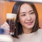 新垣結衣 YouTuber風“居酒屋探訪”！アサヒ生ビールCMシリーズ第6弾で都内の飲食店街をロケ地に展開！「やっぱり夏は外で飲みたい」【インタ主なやりとりあり】