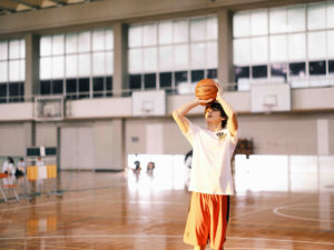 眞栄田郷敦 鍛え上げられた肉体でダンクシュート姿なメイキング4