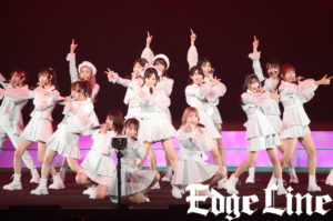 AKB48日本武道館初日公演！新チームカラー感じさせる構成に16
