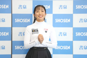 小澤美奈瀬 2nd写真集会見でゴルフ上達のコツ伝授10