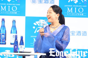 浅田真央「澪」継続起用！佐野恵美子氏チョコに幸せ笑み11