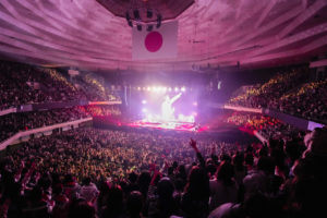 菅田将暉 日本武道館公演にファン熱狂！アルピー平子らゲストに1