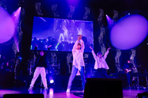 羽多野渉バースデーライブで10周年締めくくる！「Get Wild」歌唱8