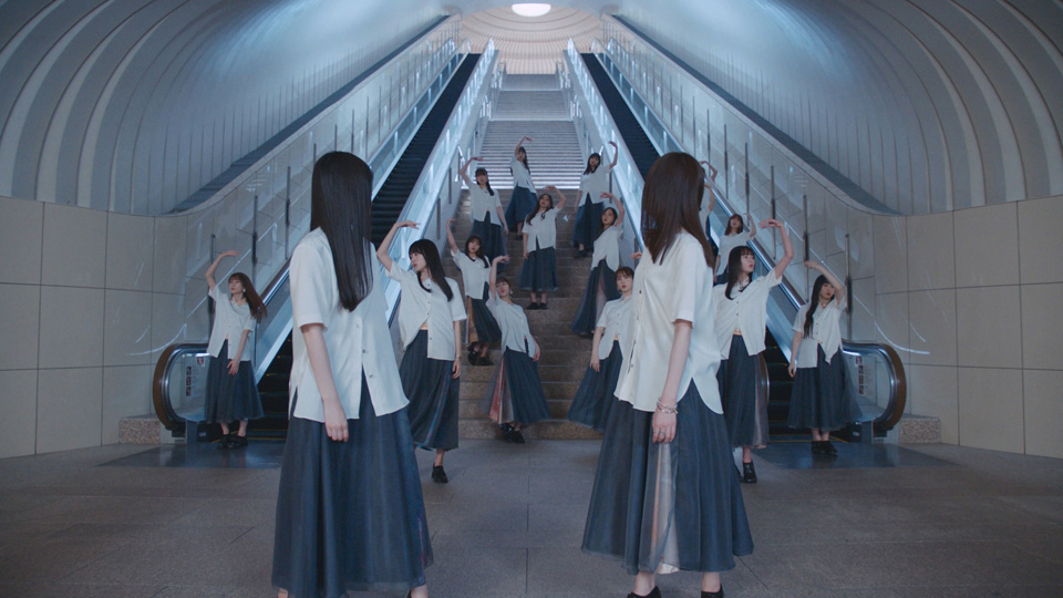 乃木坂46の32ndSG「人は夢を二度見る」MV公開5
