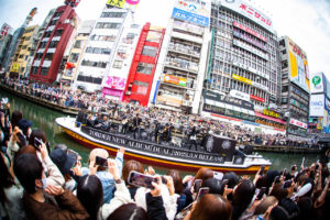 7ORDER道頓堀でサプライズ船上ライブ！3000人魅了8