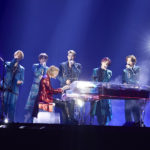 YOSHIKI SixTONES東京D公演にサプライズ登場！“紅”に染まる