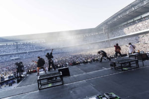 「UVERworld KING’S PARADE 男祭り」日産スタジアムで開催1