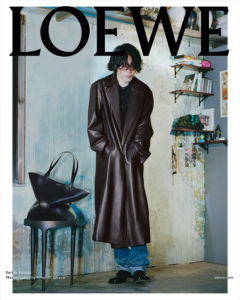 米津玄師「LOEWE」FW23メンズコレクションCNP登場！屋外広告も展開へ5