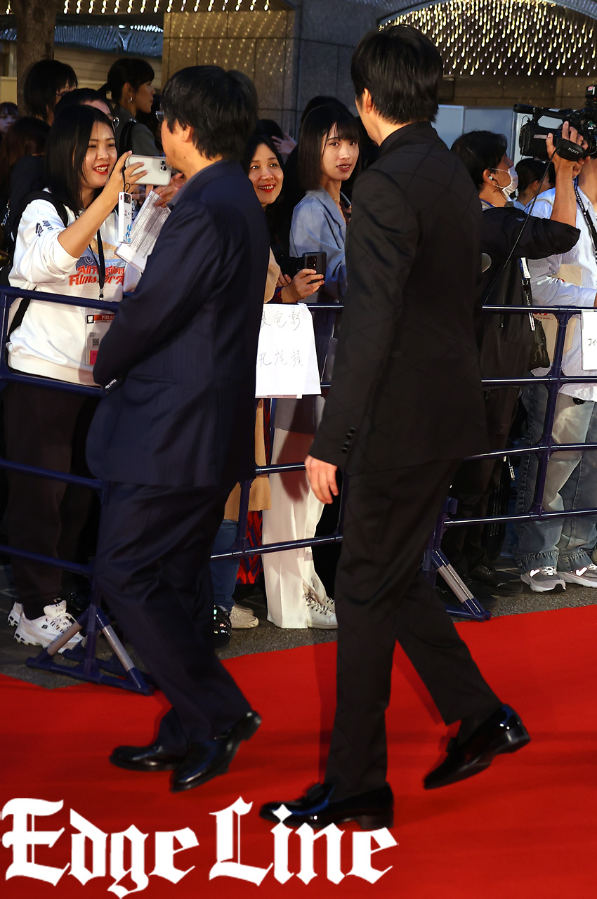 田中圭 東京国際映画祭ニコニコで登場！記念撮影が終わっても“神対応”16
