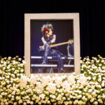 X JAPAN・HEATHさんお別れ会……YOSHIKI 10秒ほど黙祷から涙の弔辞で想いあふれる