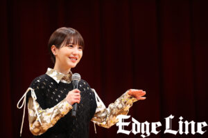 浜辺美波“眠い魔神”告白で生徒たちの睡魔に共感！山田涼介と学校サプライズ登場2