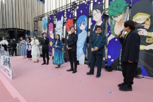 川島零士、本渡楓、小西克幸ら8人中池袋公園で「夜桜さんちの大作戦」カーペット12