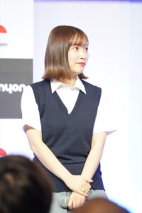 菱川花菜、市ノ瀬加那、岩田陽葵、天麻ゆうき制服姿で「Turkey!」AJステージ3