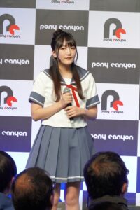 菱川花菜、市ノ瀬加那、岩田陽葵、天麻ゆうき制服姿で「Turkey!」AJステージ5