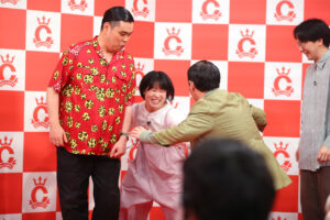 土下座に上裸に靴下一緒！キングオブコント2024出場表明の芸人らキャラ濃すぎ爆笑会見10