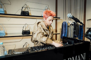 西洸人 エンポリオ アルマーニ 六本木ヒルズ店オープニングレセプションでDJプレイ4
