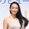 冨永愛「たまに猫背にする」理由？菊地亜美からポージング懇願され指南