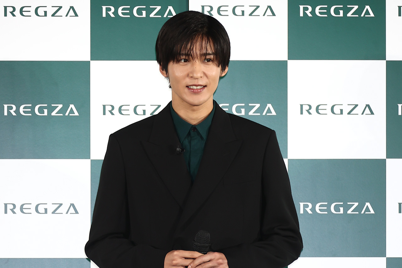目黒蓮衣装褒められ「少し恥ずかしい」！レグザ新CMへは「自分も感動」