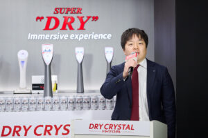 橋本環奈 銀座「SUPER DRY Immersive experience」青ドレス来店！夏はスポーツ観戦1