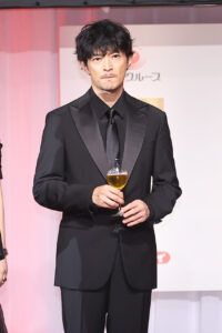 津田健次郎ベストドレッサー受賞に周囲へ厚い感謝！「これで生きてきました」3