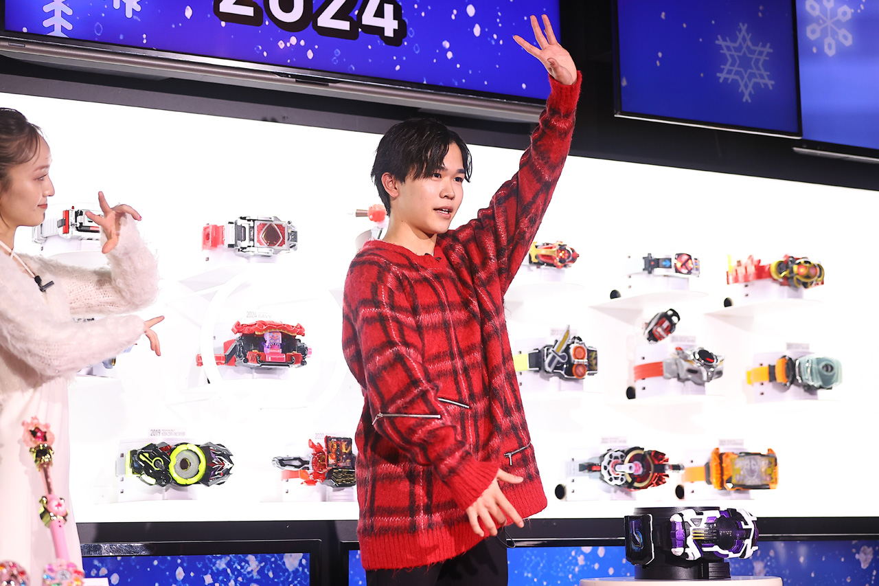鈴木福仮面ライダージーンDXレーザーレイズドライバーで変身
