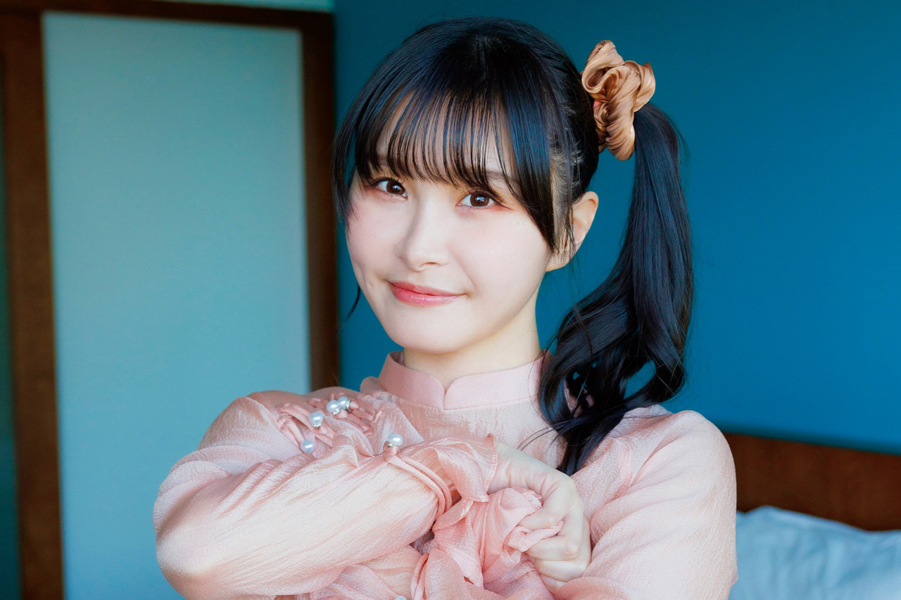 相良茉優3年ぶり最新写真集4月発売へ！サイドテールに髪を流して