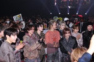 INI笑顔あふれるメンバー11人で『MTV VMAJ』Pre-Showレッドカーペットに！8