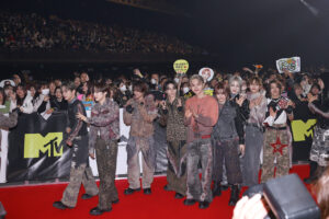 INI笑顔あふれるメンバー11人で『MTV VMAJ』Pre-Showレッドカーペットに！15