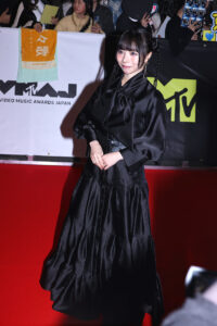 澤村光彩『MTV VMAJ』レッドカーペットに！笑顔でウォーキング3