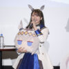 “シングレ”かんたんオグリシリーズの顔型ぬいぐるみ発売へ！高柳知葉抱きかかえて登場