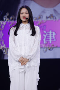 乃木坂46 6期生ファン前では初お披露目！“魔法使い”・巫女・華道・書道など多彩10