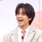 髙橋海人 松村北斗と似た会話テンポと空気感！“オブジェ”に興味津々で精巧さ確認