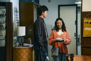 中間淳太と藤井流星タコさんエプロン姿で“睨み”で突撃！『裏社員』新場面写9点公開6