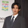 目黒蓮スーツで登場！二十歳に書いた「大きいことを言ってて恥ずかしかった」が叶う
