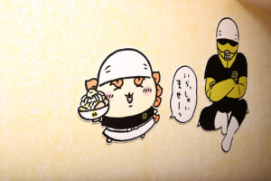 「ちいかわラーメン 豚」池袋PARCOオープン！世界観にどっぷりパトランプも回転9