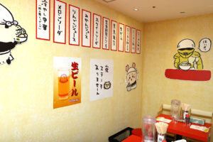「ちいかわラーメン 豚」池袋PARCOオープン！世界観にどっぷりパトランプも回転12