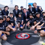菊池雄星選手デザインのマンホールカバーは盛岡市の都南図書館に！「投げる本の虫」