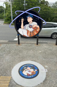 今永昇太投手デザインのマンホールは瀬板の森公園に！北筑高校でお披露目会開催1